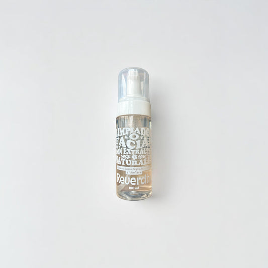 Limpiador Facial con Extractos Naturales